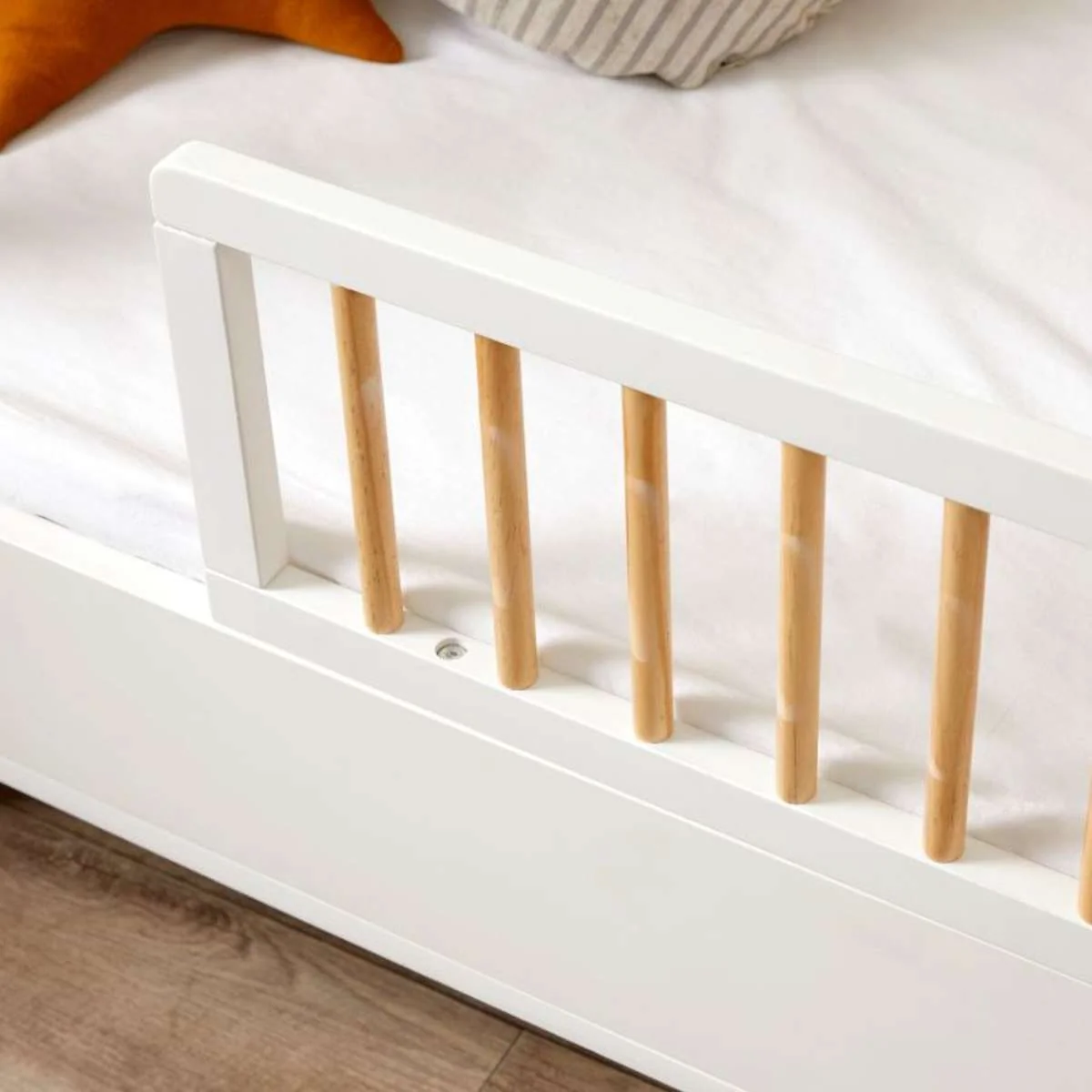 Aspen White/Natural 3-in-1 Cot Conversion Bundle - Image 5