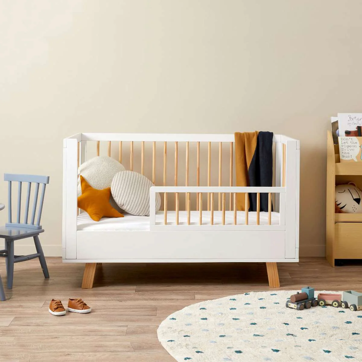 Aspen White/Natural 3-in-1 Cot Conversion Bundle - Image 3