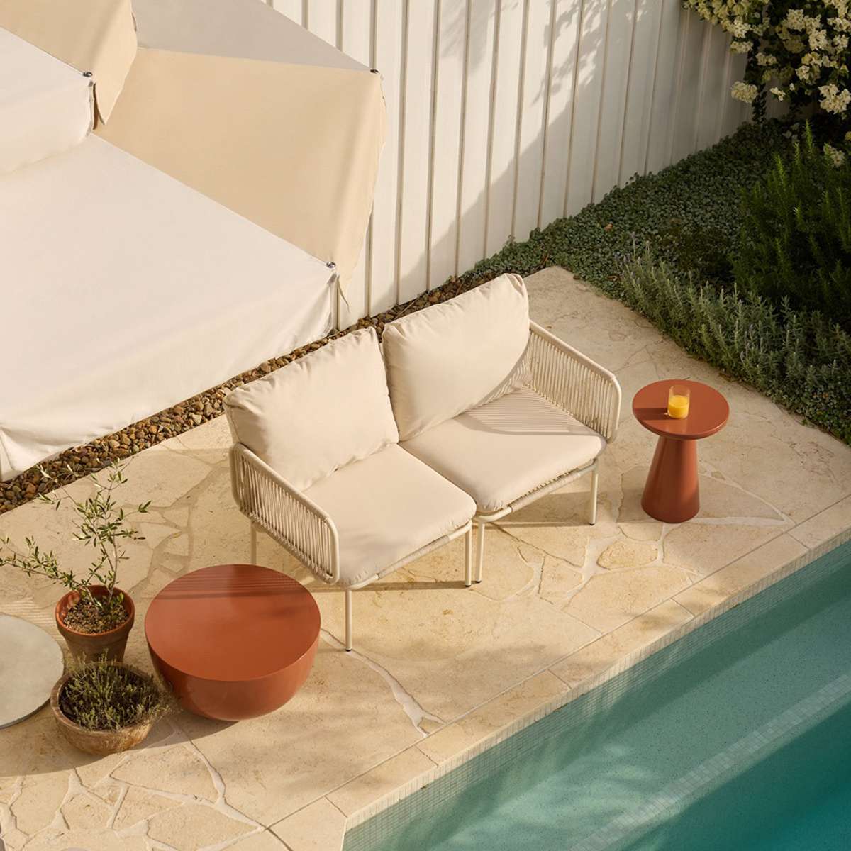 Leandro Outdoor Side Table - Clay Gloss - Image 6