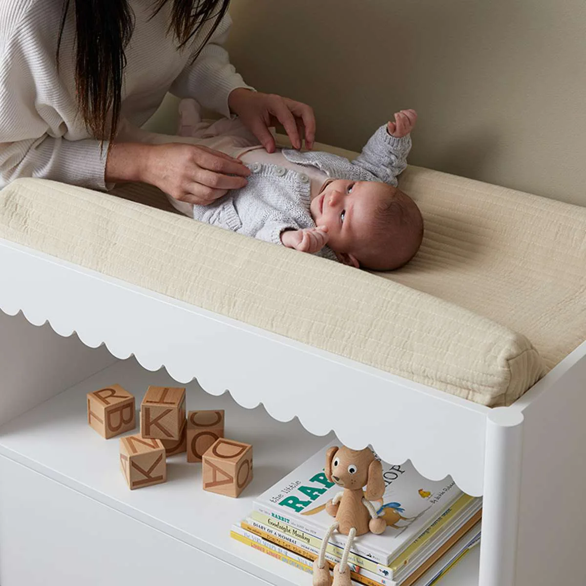 Maisie Scalloped Change Table - Image 5