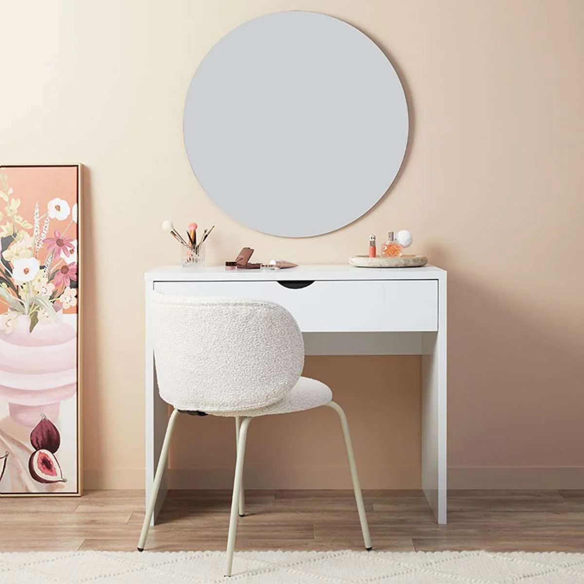 Make-Up Table - Image 3