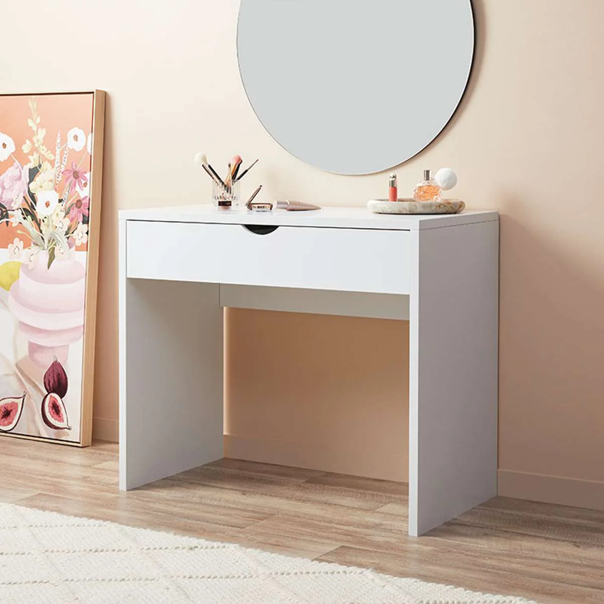 Make-Up Table - Image 4