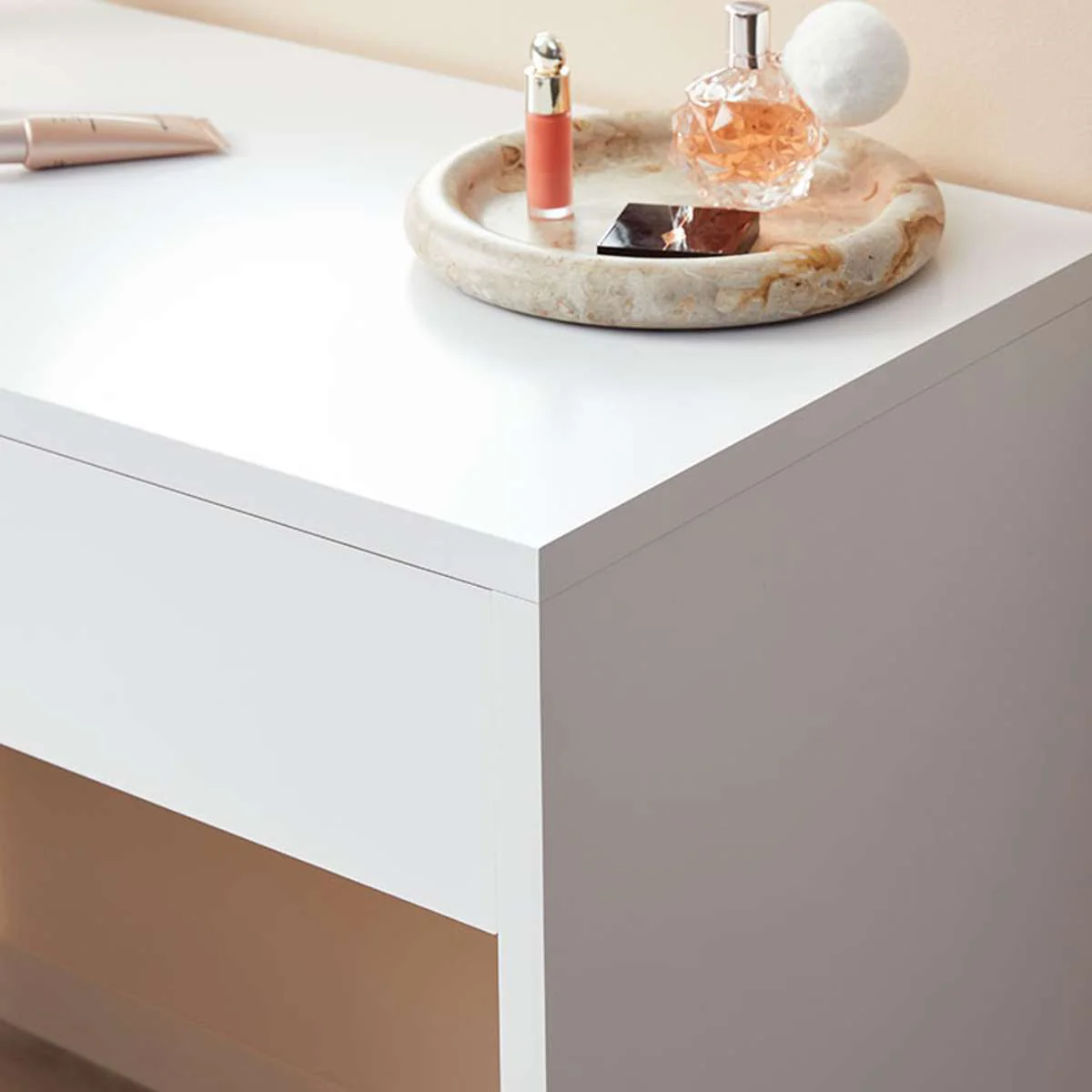Make-Up Table - Image 7