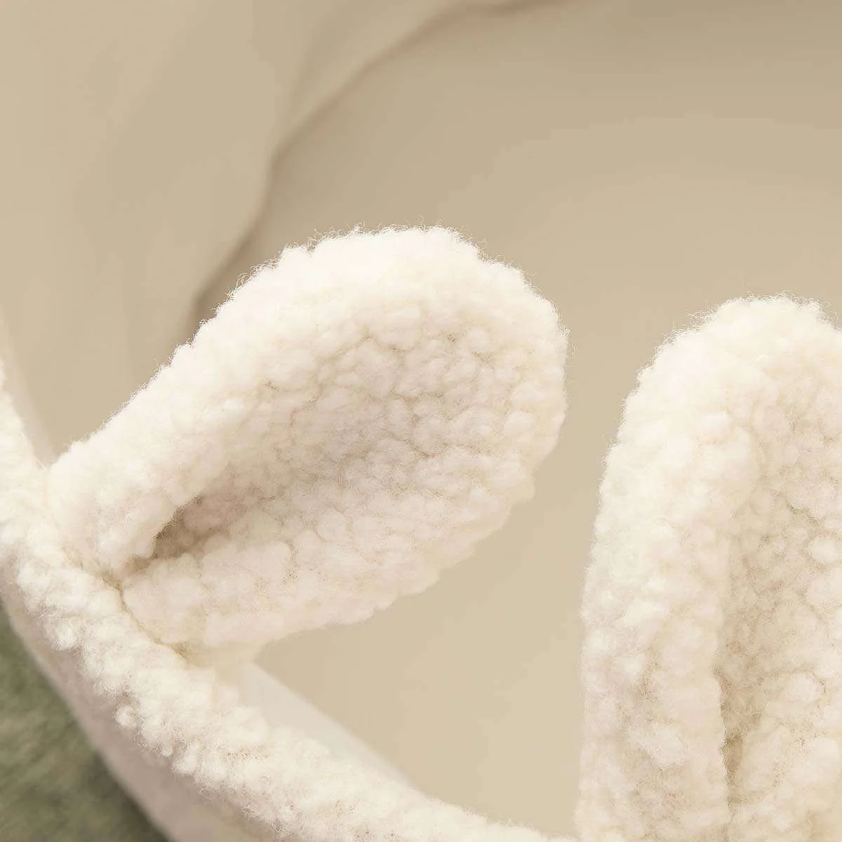 Snowdrop Rabbit Basket - Image 3