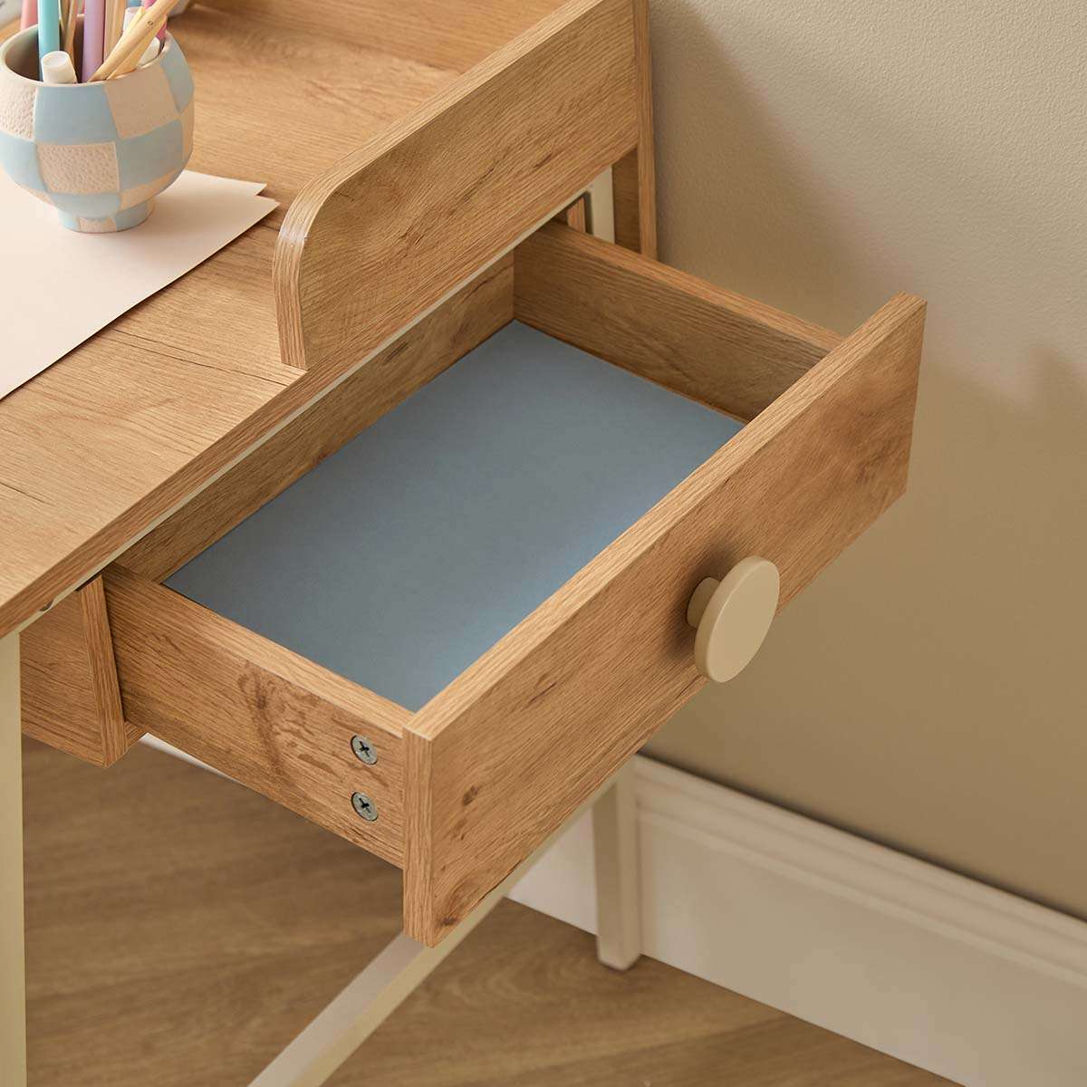 Spotty Craft Table And Stool Set - Cream - Image 6
